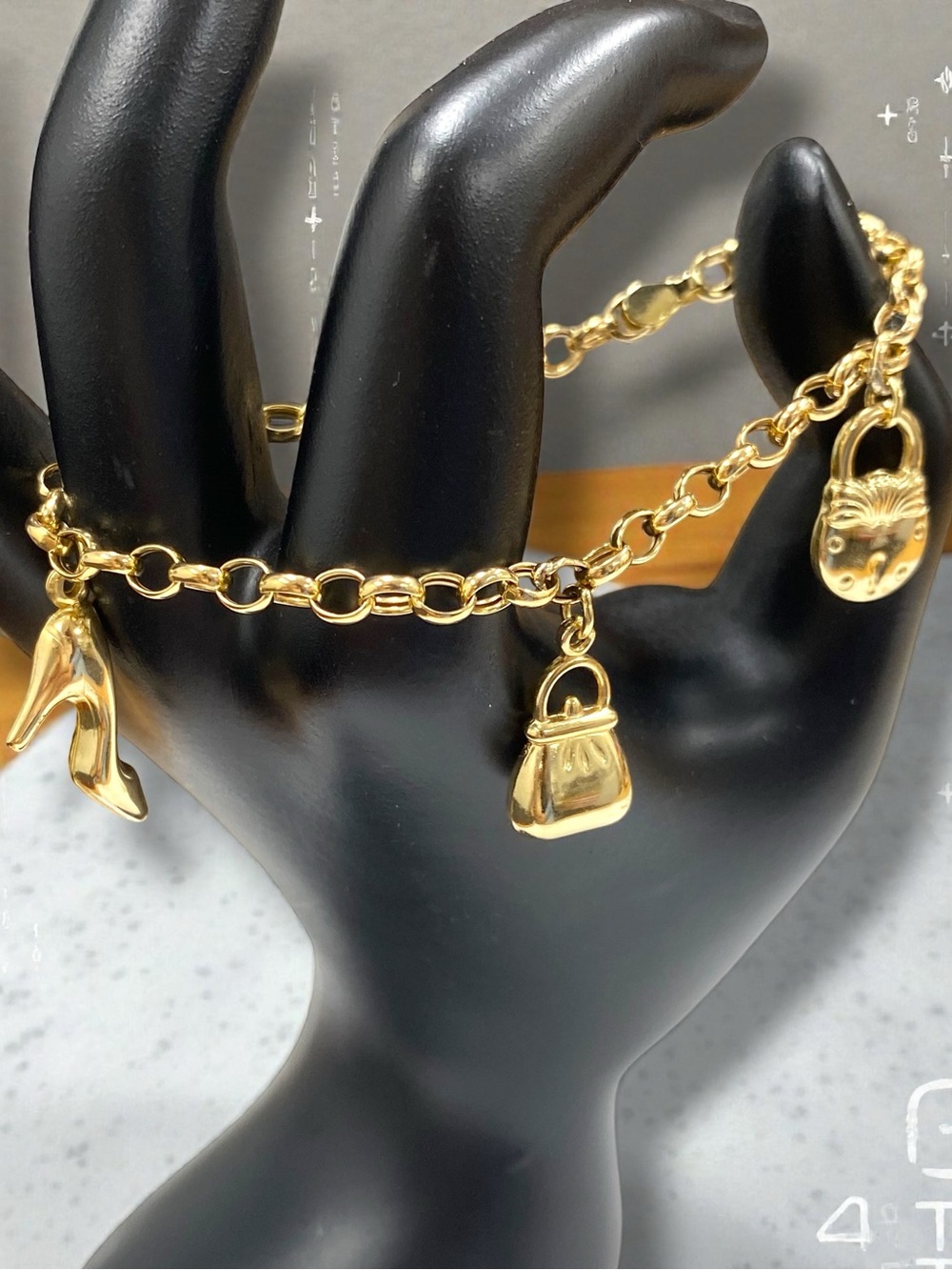 Estate Italian 14k Yellow Gold Rolo Link 7.5" Charm Bracelet with Four Charms!
